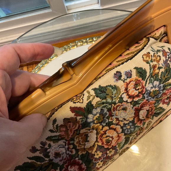 VTG Rare Tapestry Clutch Purse - Made in Hong Kong - Picture 6 of 6